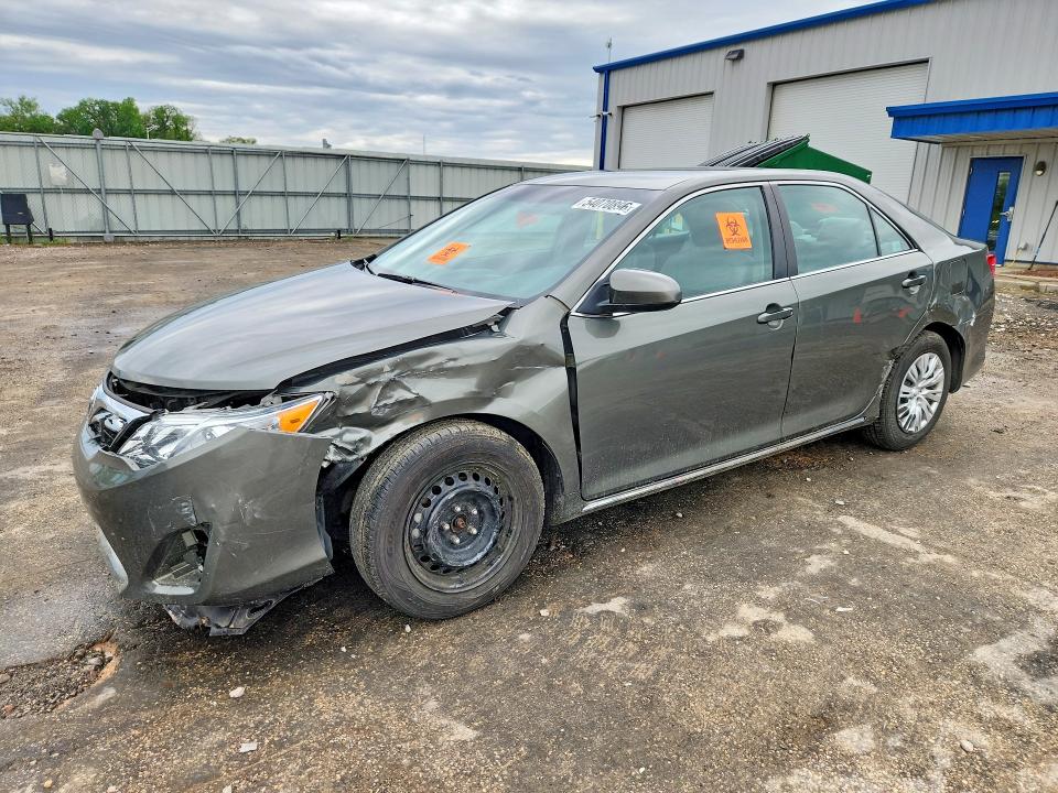 54070896 :رقم المزاد ، 4T1BF1FK1EU788997 vin ، 2014 Toyota Camry مزاد بيع