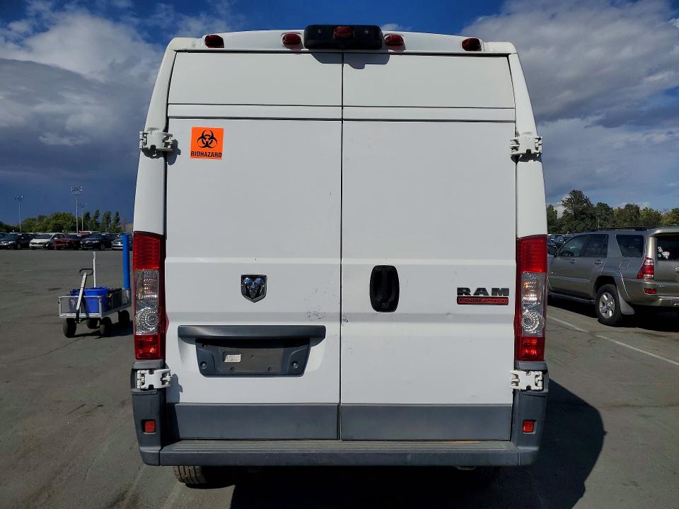 Продажа на аукционе авто 2018 Ram Promaster 1500, vin: 3C6TRVBG1JE139774, номер лота: 55118196
