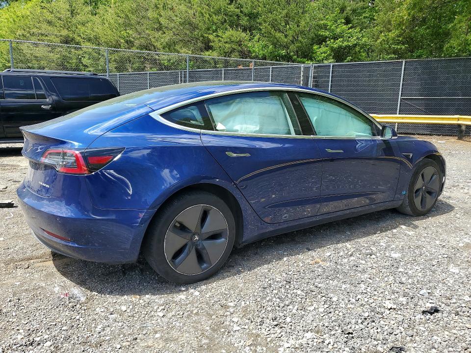 52803326 :رقم المزاد ، 5YJ3E1EB8JF114961 vin ، 2018 Tesla Model 3 مزاد بيع