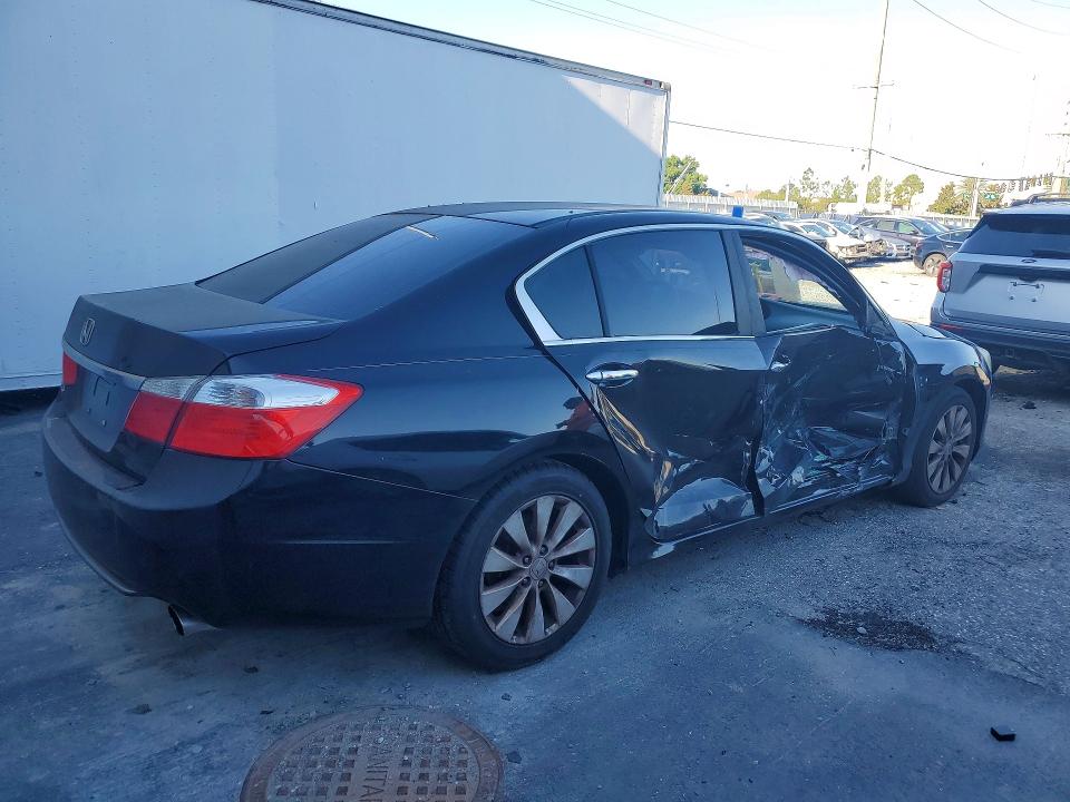 Продажа на аукционе авто 2013 Honda Accord, vin: 1HGCR2F72DA010985, номер лота: 52148076