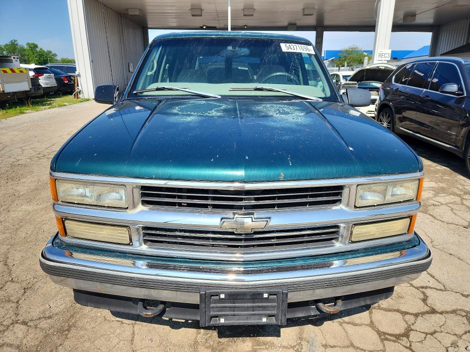 1998 Chevrolet Suburban მანქანა იყიდება აუქციონზე, vin: 3GNFK16R3WG146064, აუქციონის ნომერი: 54371696