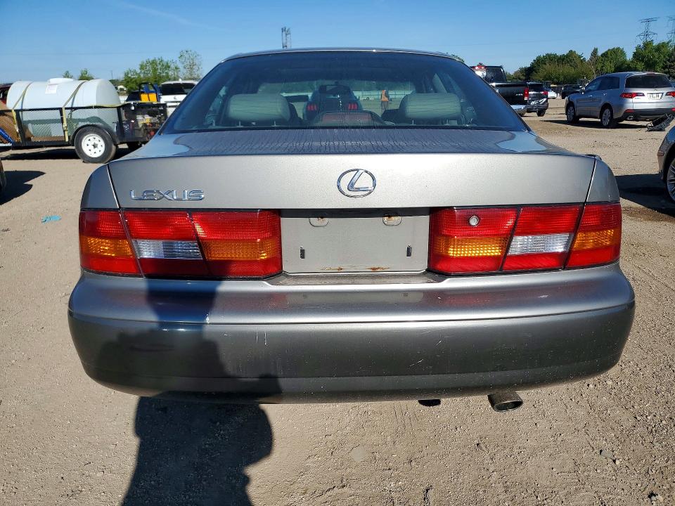53271866 :رقم المزاد ، JT8BF28G4W5049992 vin ، 1998 Lexus Es مزاد بيع