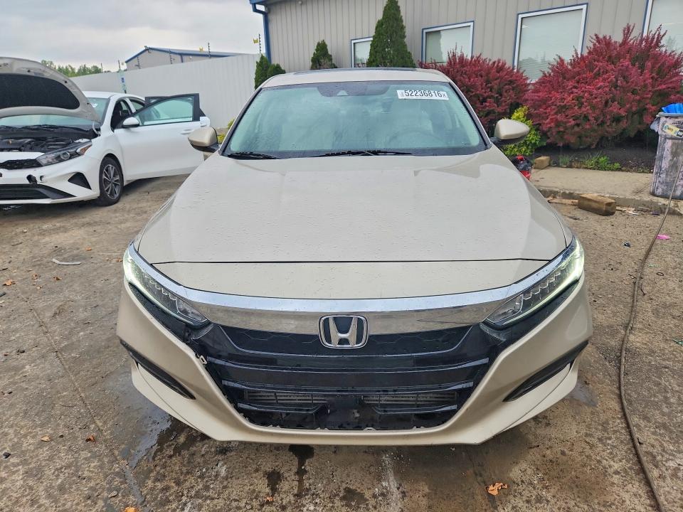 Продаж на аукціоні авто 2018 Honda Accord, vin: 1HGCV1F63JA130898, номер лоту: 52236816