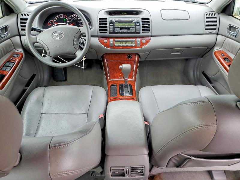 52813016 :رقم المزاد ، 4T1BE30K45U960690 vin ، 2005 Toyota Camry مزاد بيع