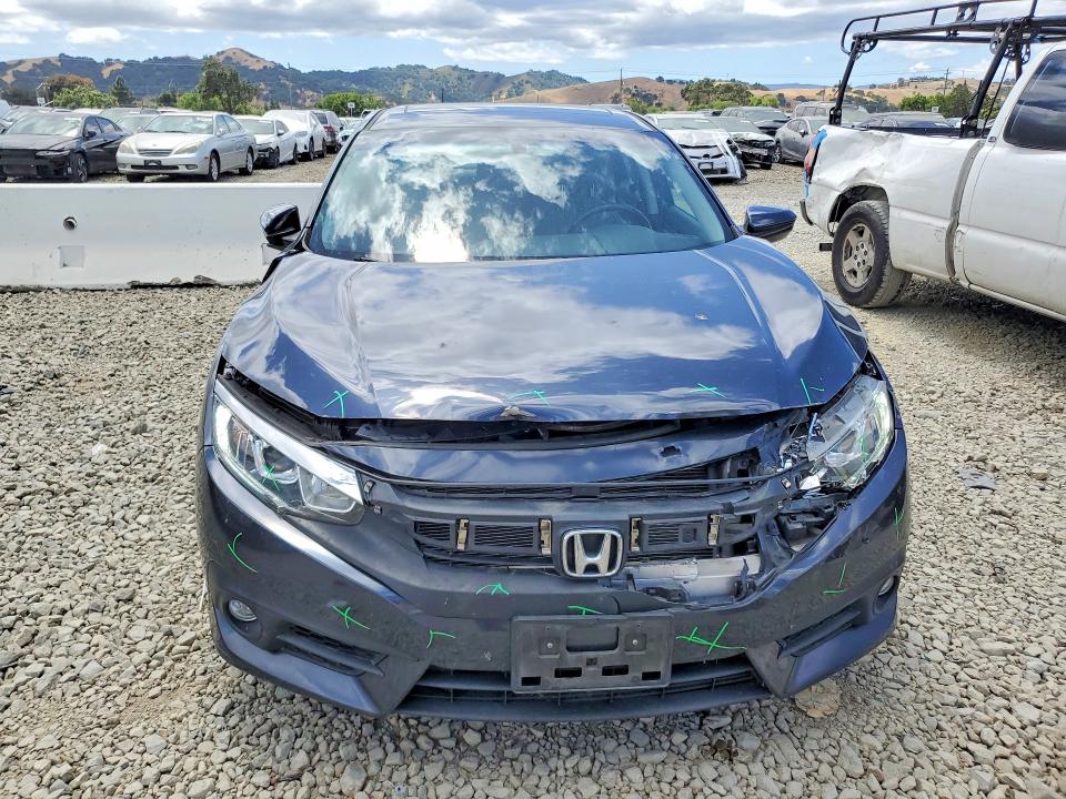 54676966 :رقم المزاد ، JHMFC1F39JX032476 vin ، 2018 Honda Civic مزاد بيع