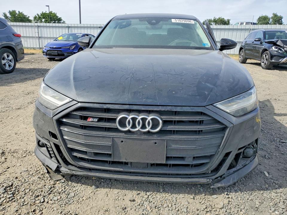 51029096 :رقم المزاد ، WAU8SAF82MN011541 vin ، 2021 Audi S8 مزاد بيع