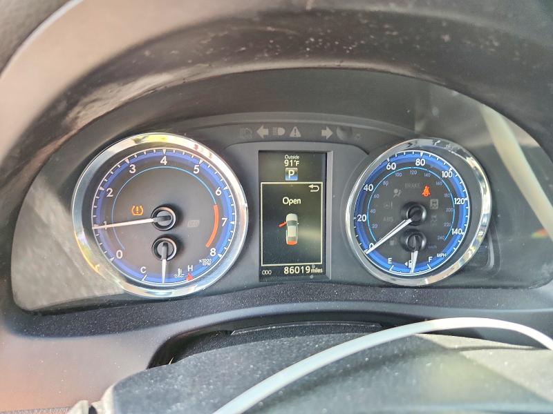2018 Toyota Corolla მანქანა იყიდება აუქციონზე, vin: 5YFBURHE5JP792445, აუქციონის ნომერი: 53575386