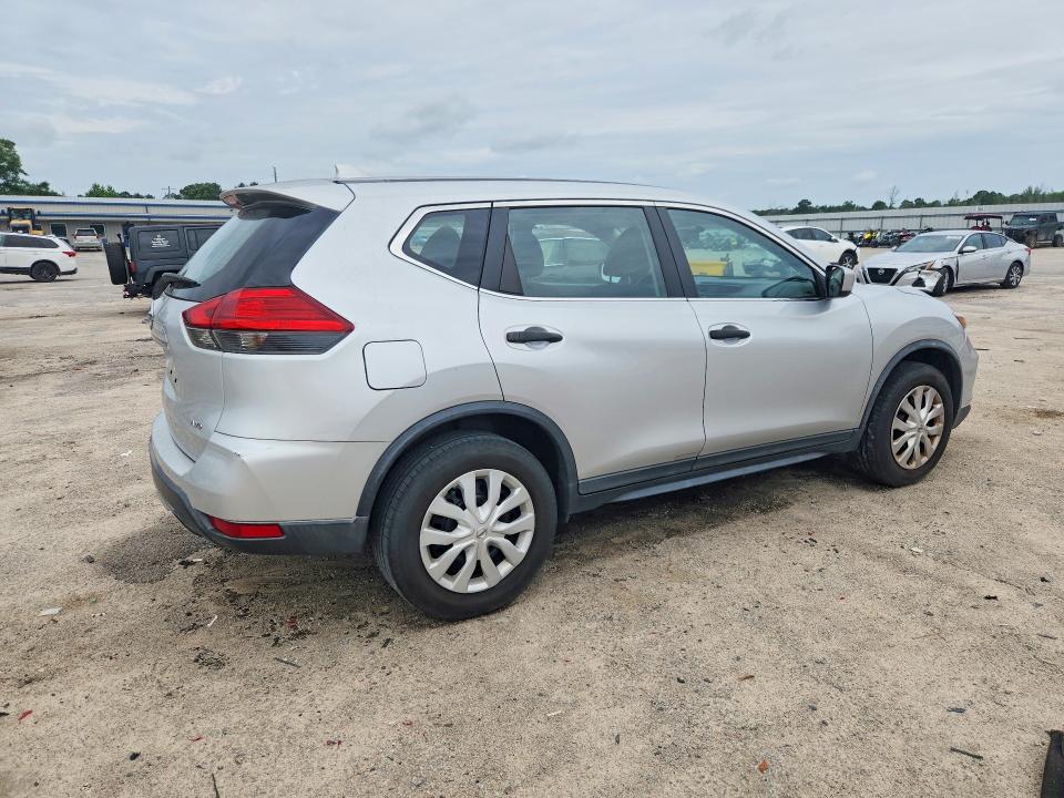 Продаж на аукціоні авто 2017 Nissan Rogue, vin: KNMAT2MVXHP509982, номер лоту: 55050496