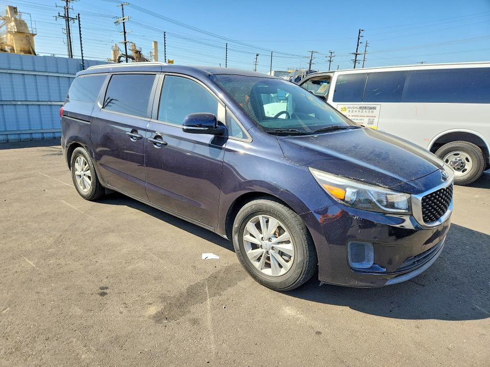 54407906 :رقم المزاد ، KNDMB5C17H6246758 vin ، 2017 Kia Sedona مزاد بيع