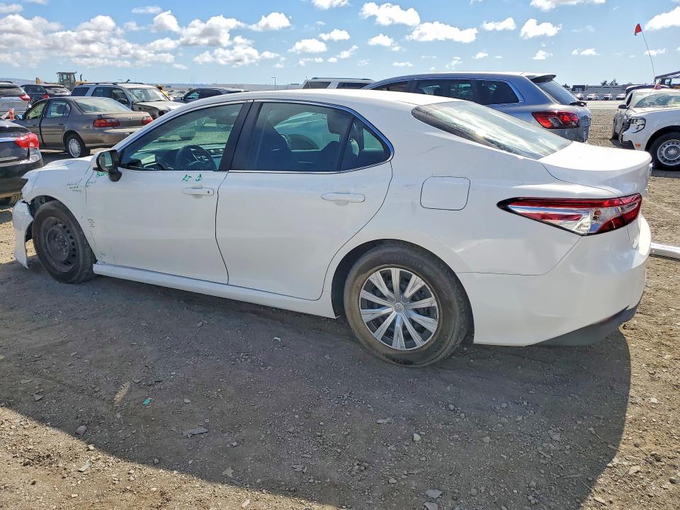 54480706 :رقم المزاد ، 4T1B31HK1JU501173 vin ، 2018 Toyota Camry مزاد بيع