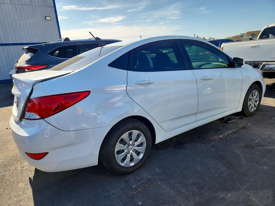 2017 Hyundai Accent მანქანა იყიდება აუქციონზე, vin: KMHCT4AE0HU343090, აუქციონის ნომერი: 52088006