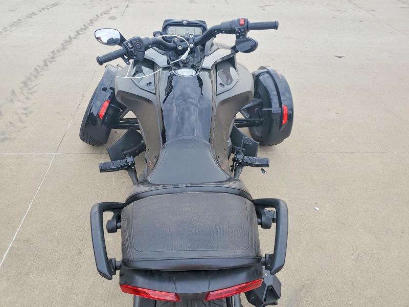 54402936 :رقم المزاد ، 2BXRDDD47MV000015 vin ، 2021 Can-am Spyder Roadster مزاد بيع