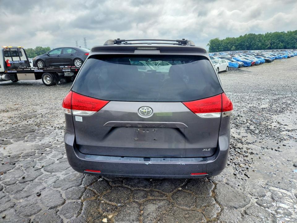 Продажа на аукционе авто 2013 Toyota Sienna, vin: 5TDYK3DC4DS380532, номер лота: 52800446