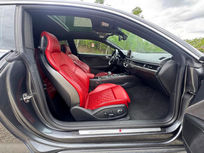 54321556 :رقم المزاد ، WAUP4AF5XJA032538 vin ، 2018 Audi S5 مزاد بيع