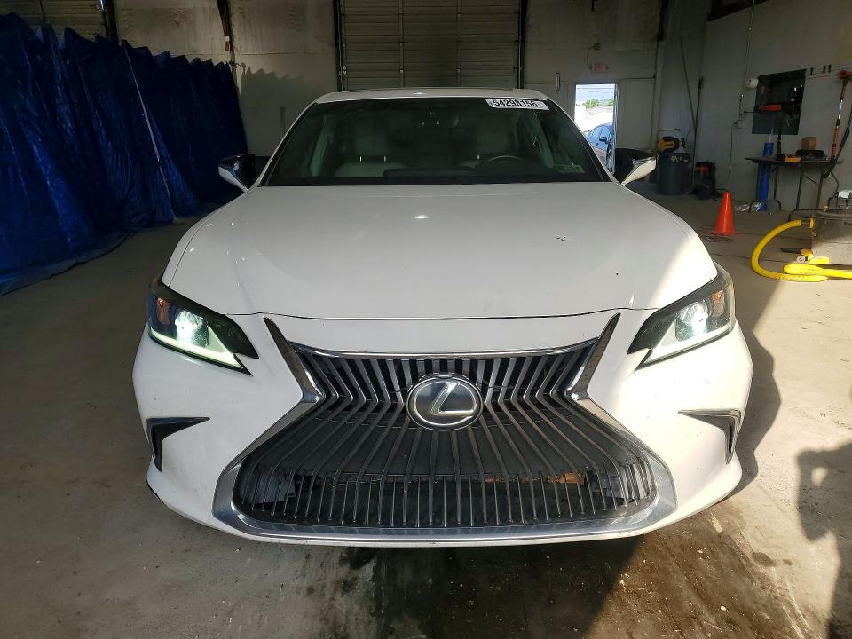 Продажа на аукционе авто 2019 Lexus Es, vin: 58ABZ1B15KU026328, номер лота: 54298156