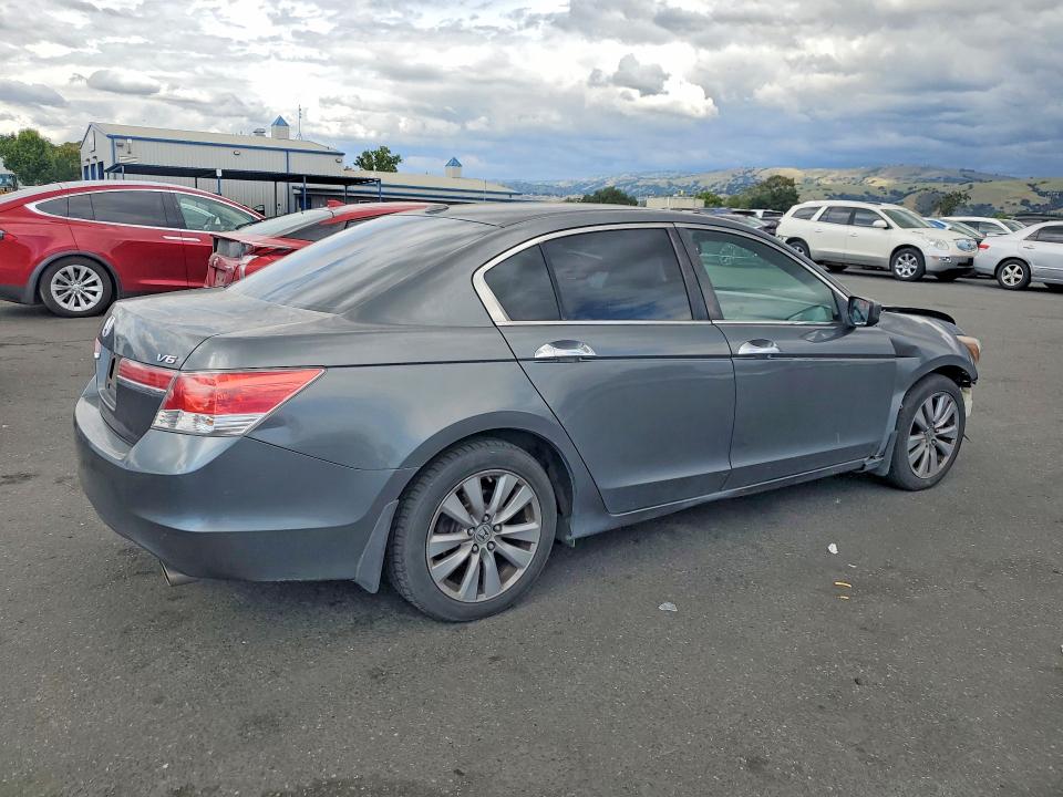 Продажа на аукционе авто 2011 Honda Accord, vin: 1HGCP3F88BA012483, номер лота: 52394826