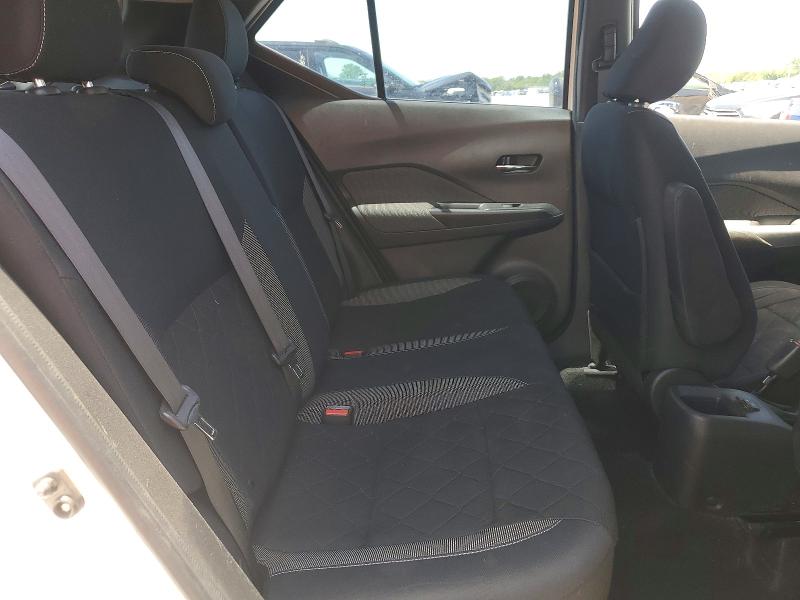 52360156 :رقم المزاد ، 3N1CP5CU3JL538039 vin ، 2018 Niss Kicks مزاد بيع