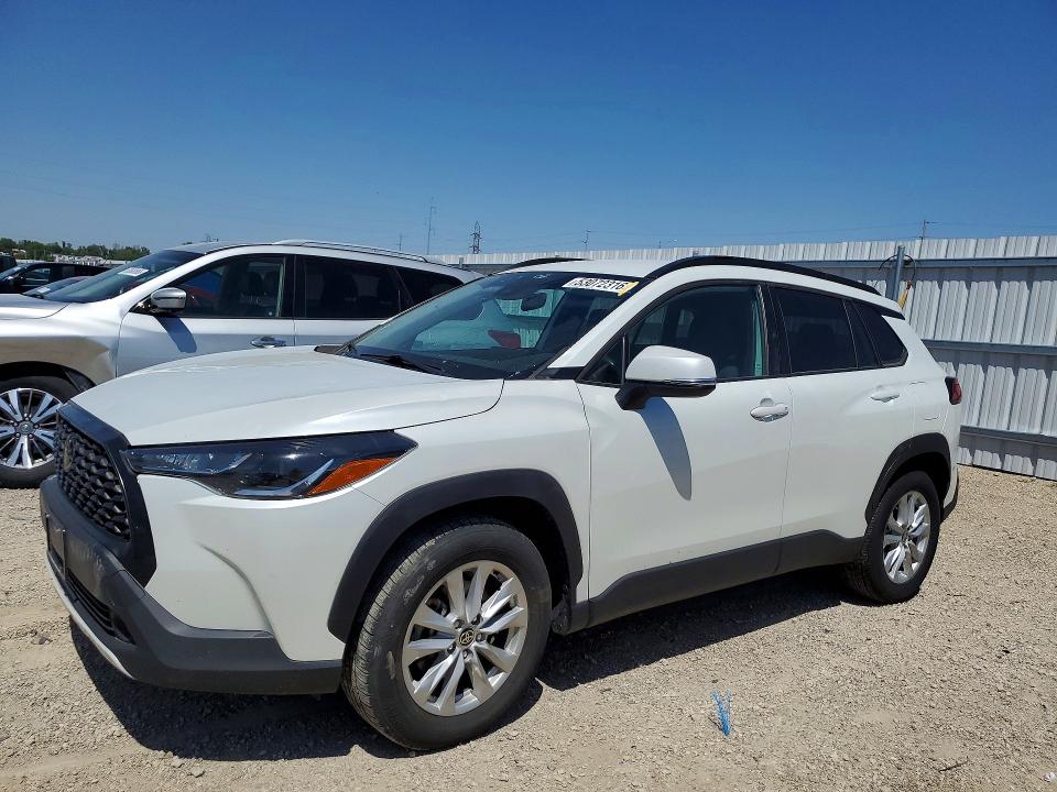 53072316 :رقم المزاد ، 7MUCAAAG2NV030834 vin ، 2022 Toyota Corolla Cross مزاد بيع