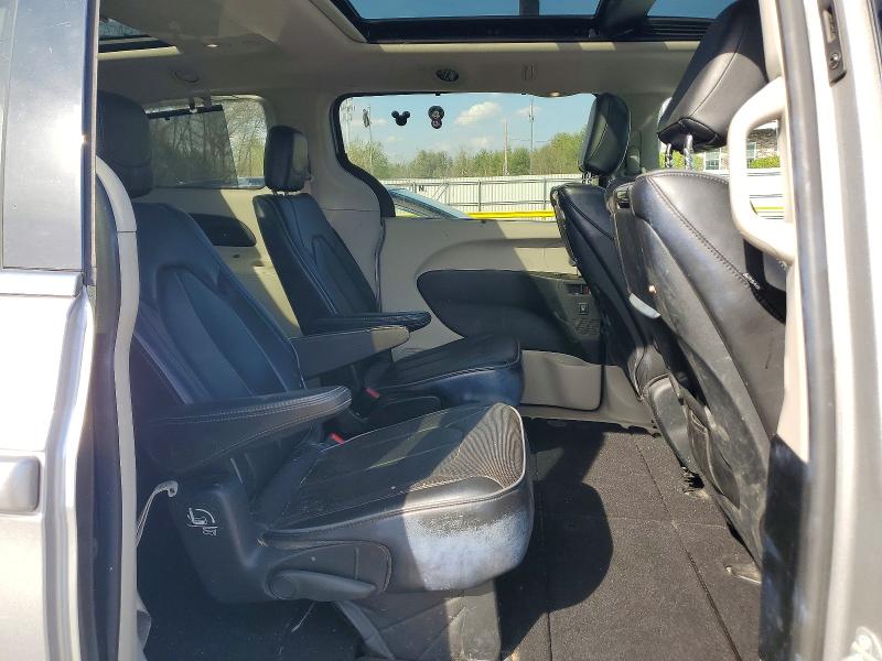51082056 :رقم المزاد ، 2C4RC1GG8HR744518 vin ، 2017 Chrysler Pacifica مزاد بيع