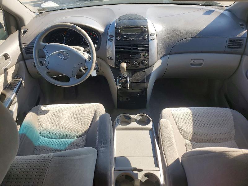 53733286 :رقم المزاد ، 5TDKK4CCXAS296398 vin ، 2010 Toyota Sienna مزاد بيع