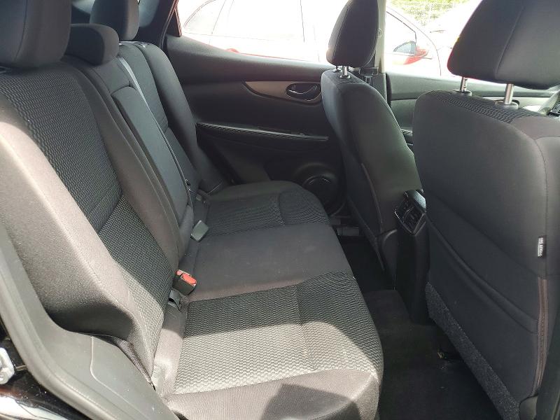 54731756 :رقم المزاد ، JN1BJ1CRXHW121507 vin ، 2017 Nissan Rogue Sport مزاد بيع