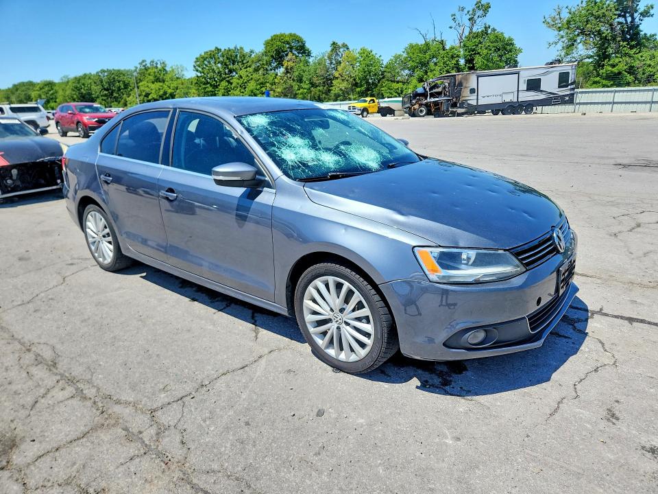 53283006 :رقم المزاد ، 3VWLL7AJ6EM416608 vin ، 2014 Volkswagen Jetta مزاد بيع