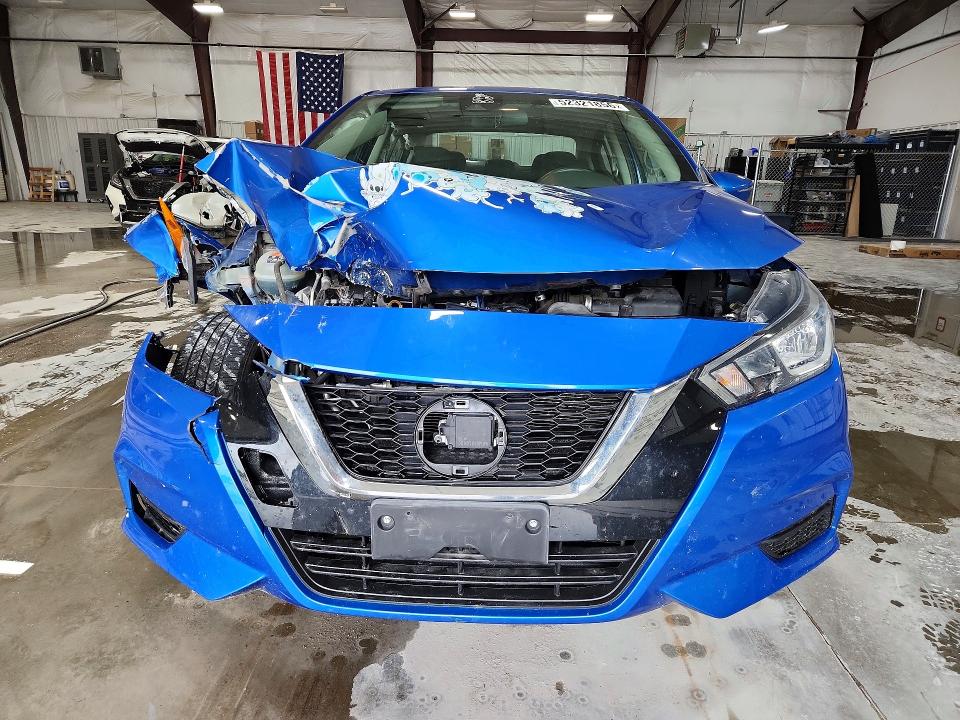 52321856 :رقم المزاد ، 3N1CN8EV1LL870688 vin ، 2020 Nissan Versa مزاد بيع