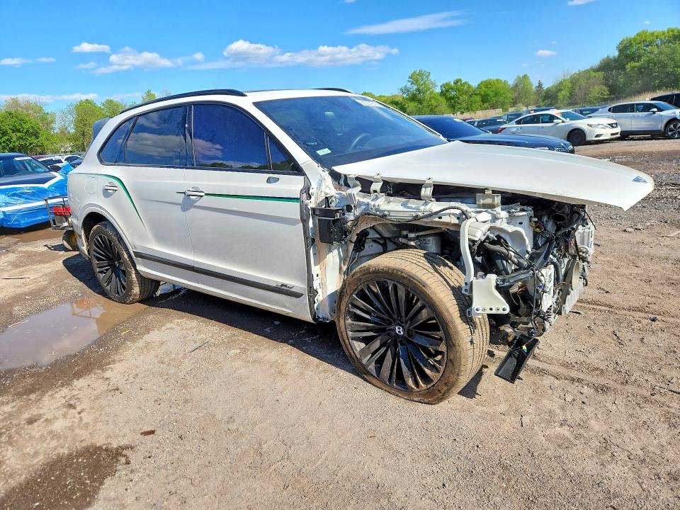 Продажа на аукционе авто 2022 Bentley Bentayga, vin: SJAAR2ZV9NC015673, номер лота: 51301916
