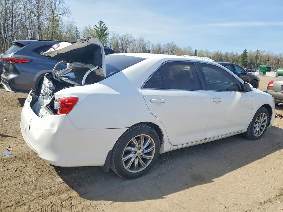 52222736 :رقم المزاد ، 4T1BF1FK1EU351856 vin ، 2014 Toyota Camry مزاد بيع