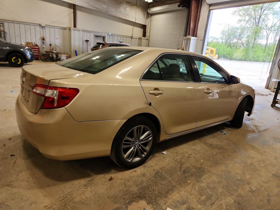 53295686 :رقم المزاد ، 4T1BF1FK7CU580670 vin ، 2012 Toyota Camry مزاد بيع