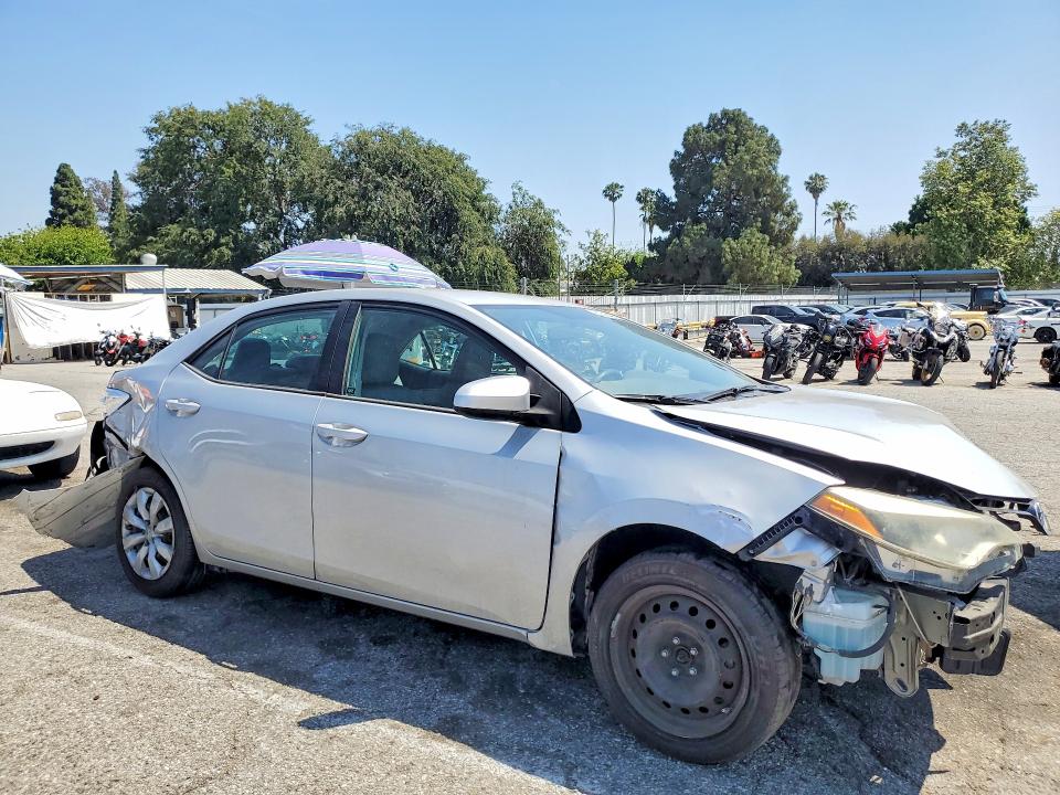 Продажа на аукционе авто 2016 Toyota Corolla, vin: 5YFBURHE6GP462001, номер лота: 52245486