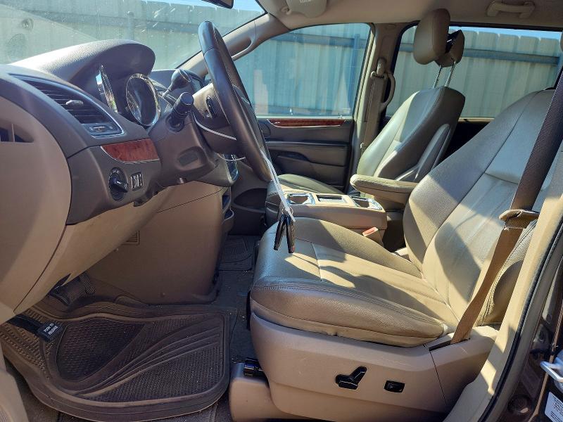 2015 Chrysler Town & Country მანქანა იყიდება აუქციონზე, vin: 2C4RC1BG5FR526282, აუქციონის ნომერი: 53588096