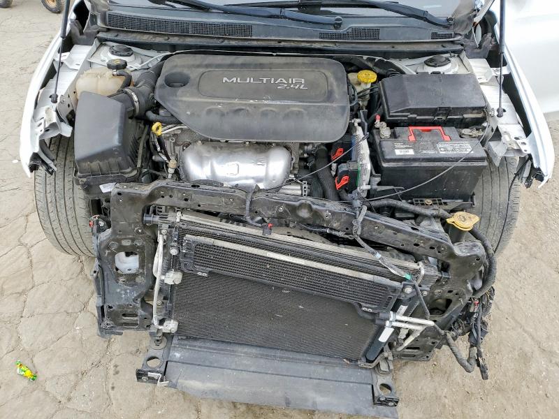 2015 Chrysler 200 მანქანა იყიდება აუქციონზე, vin: 1C3CCCCBXFN553029, აუქციონის ნომერი: 52964716
