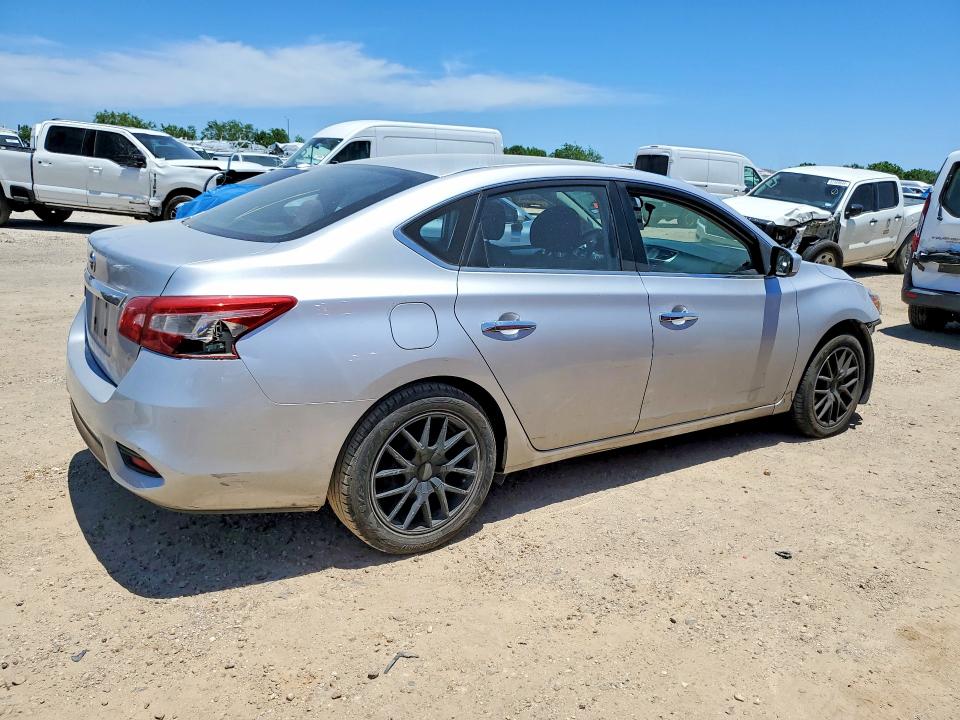 53787236 :رقم المزاد ، 3N1AB7AP1JY267063 vin ، 2018 Nissan Sentra مزاد بيع