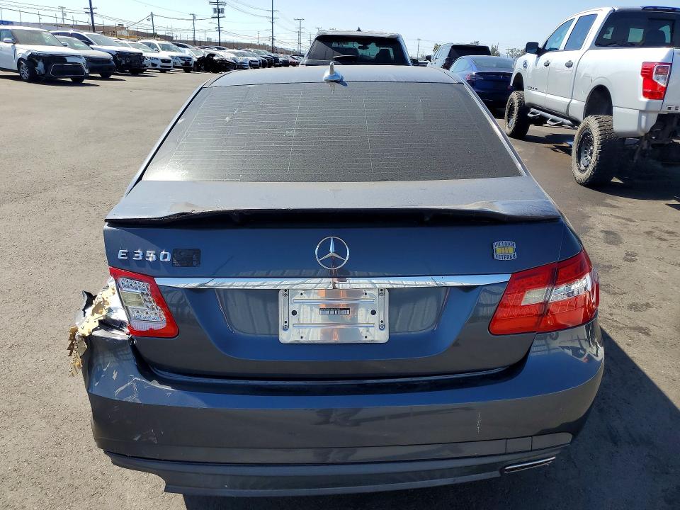 52099686 :رقم المزاد ، WDDHF5GB1BA329167 vin ، 2011 Mercedes-benz E مزاد بيع