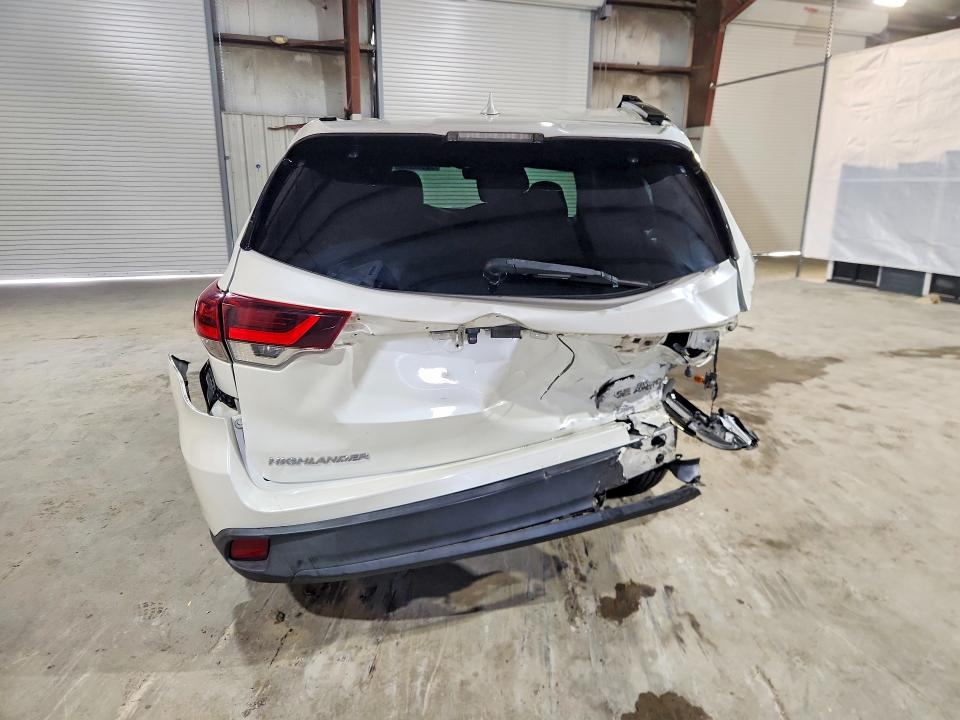Продажа на аукционе авто 2019 Toyota Highlander, vin: 5TDJZRFH0KS603476, номер лота: 52552226