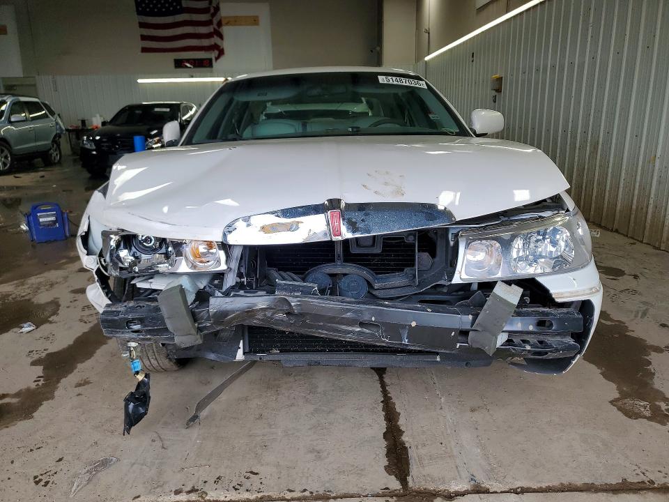 51487036 :رقم المزاد ، 1LNFM82W7WY646981 vin ، 1998 Lincoln Town Car مزاد بيع