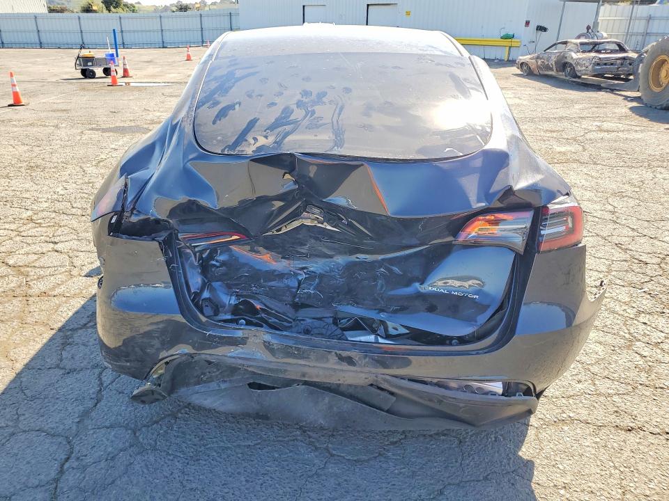 2025 Tesla Model Y მანქანა იყიდება აუქციონზე, vin: 7SAYGDEE1SF281758, აუქციონის ნომერი: 54648086