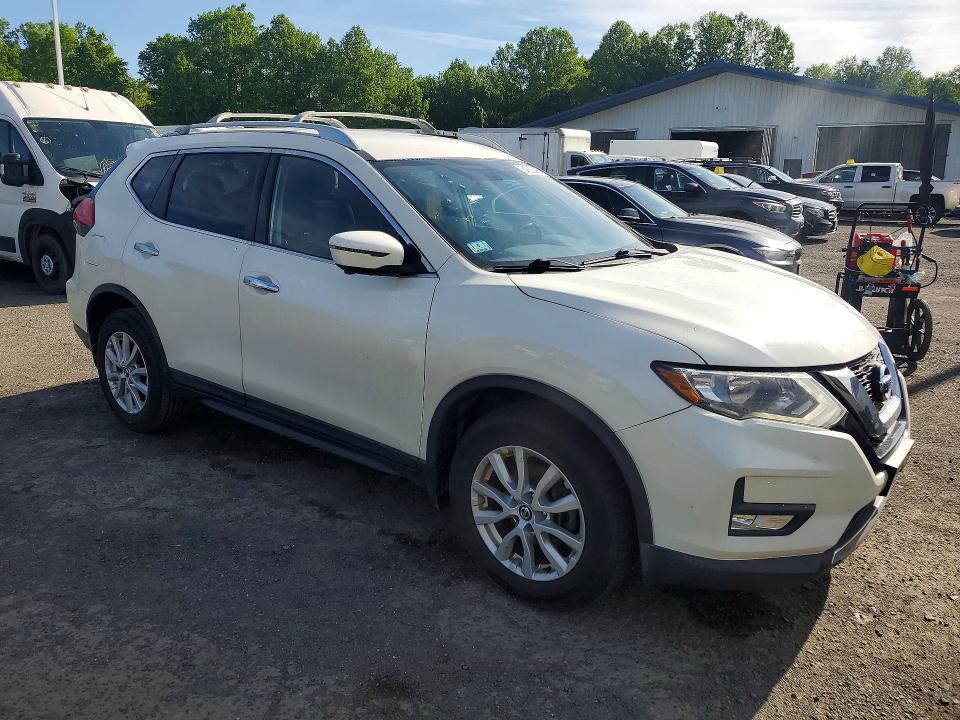 54663686 :رقم المزاد ، KNMAT2MV7HP502598 vin ، 2017 Nissan Rogue مزاد بيع