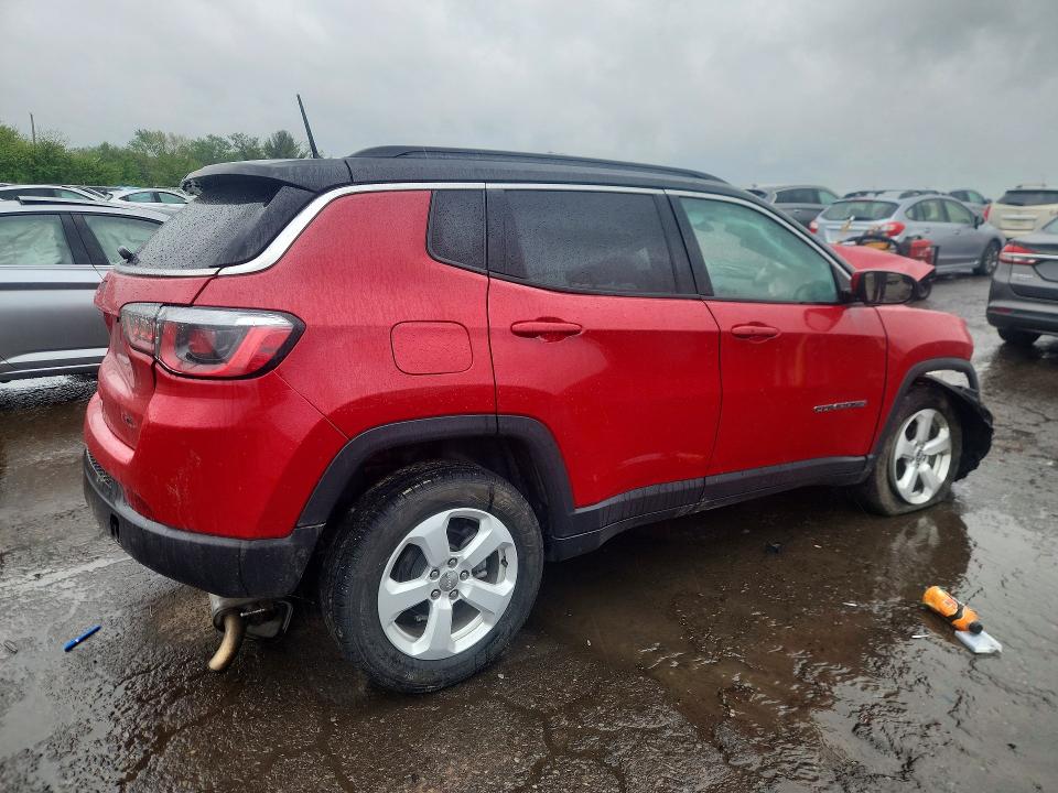 52444706 :رقم المزاد ، 3C4NJDBBXJT399027 vin ، 2018 Jeep Compass مزاد بيع