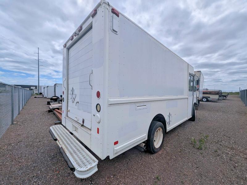 Продажа на аукционе авто 2002 Freightliner Chassis, vin: 4UZAANBW72CJ99786, номер лота: 52938636