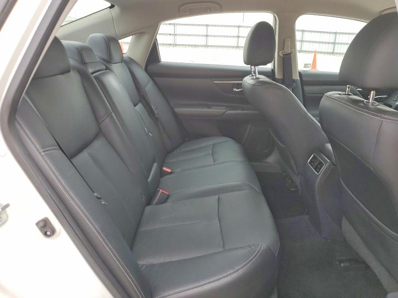 Продажа на аукционе авто 2017 Nissan Altima, vin: 1N4AL3AP4HC125172, номер лота: 52743996