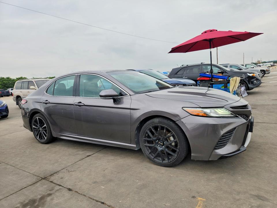 Продажа на аукционе авто 2018 Toyota Camry, vin: 4T1B61HK8JU119715, номер лота: 54068186