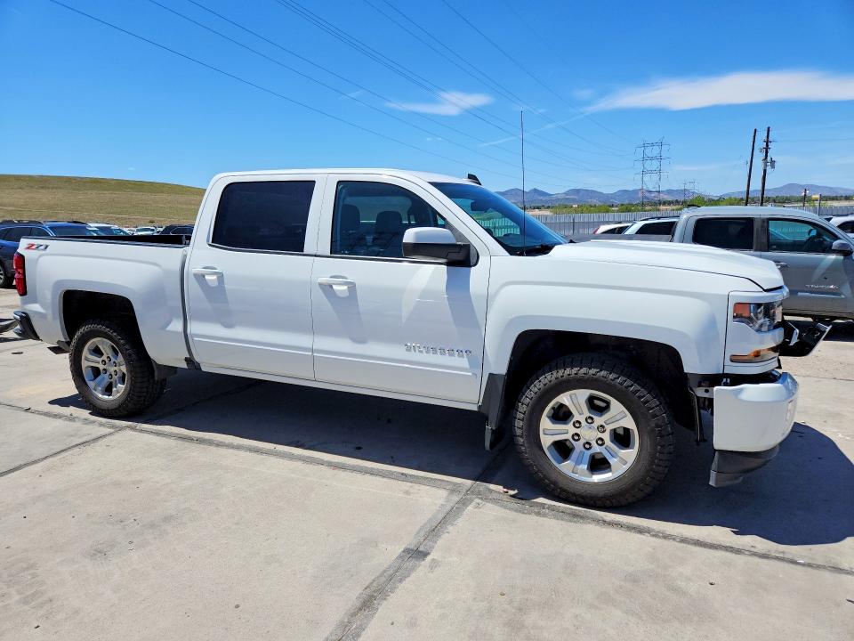 Продажа на аукционе авто 2017 Chevrolet Silverado, vin: 3GCUKREC6HG431016, номер лота: 52876256