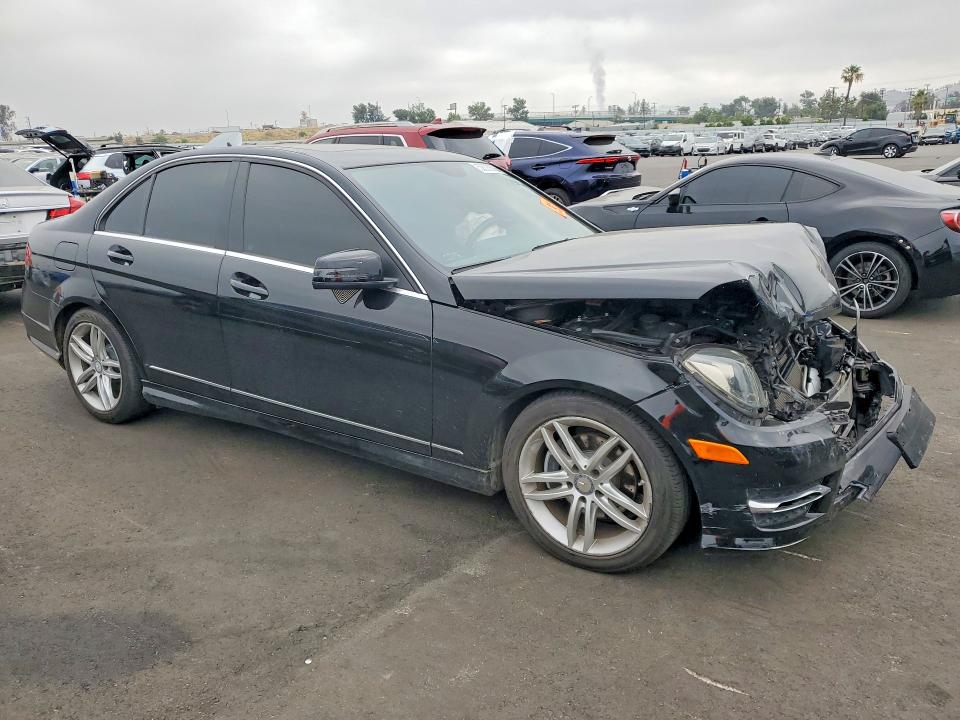 Продаж на аукціоні авто 2013 Mercedes-benz C, vin: WDDGF4HB3DR259325, номер лоту: 52205806