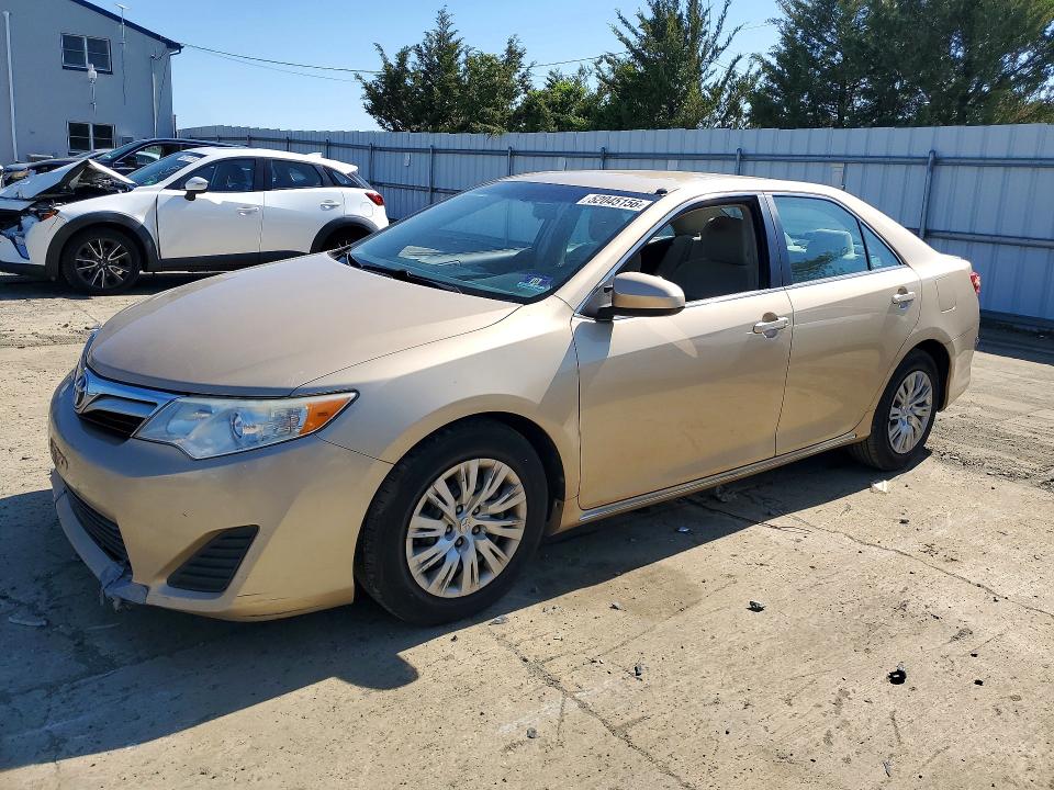 52045156 :رقم المزاد ، 4T1BF1FK2CU007188 vin ، 2012 Toyota Camry مزاد بيع