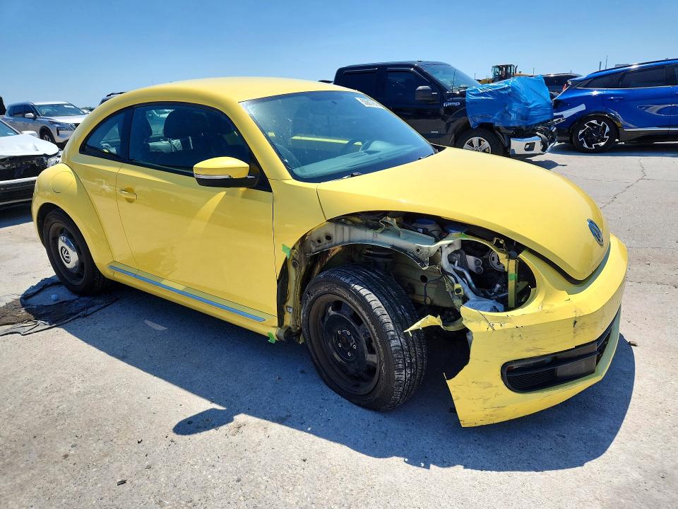 53617916 :رقم المزاد ، 3VWJX7AT2EM601042 vin ، 2014 Volkswagen Beetle مزاد بيع