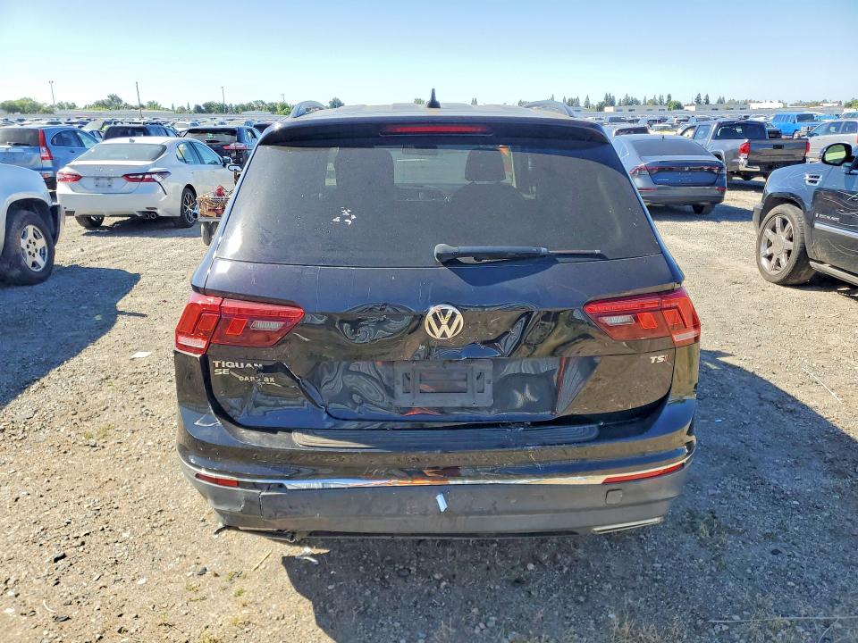 52385896 :رقم المزاد ، 3VV3B7AX9JM210298 vin ، 2018 Volkswagen Tiguan مزاد بيع