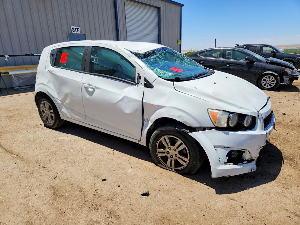 54011506 :رقم المزاد ، 1G1JA6SH1F4175715 vin ، 2015 Chevrolet Sonic مزاد بيع