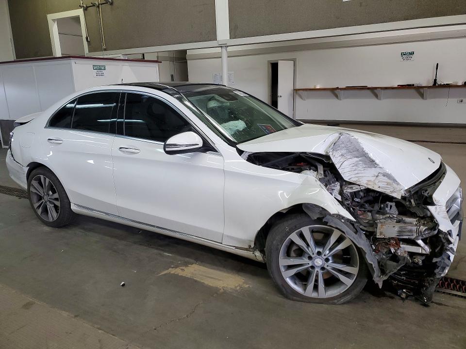 Продажа на аукционе авто 2017 Mercedes-benz C, vin: 55SWF4KB0HU199562, номер лота: 53908256